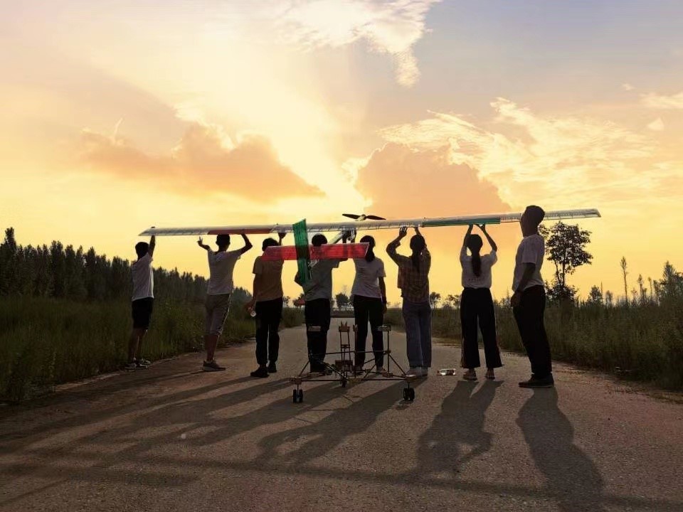 平均每三天，制造、发射一枚模型火箭！交大“硬核学霸”蝉联全国冠军！