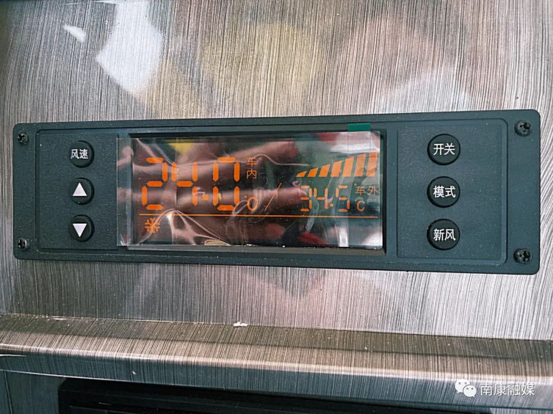 巴适巴士上线！首批格力钛新能源家居公交车亮相南康