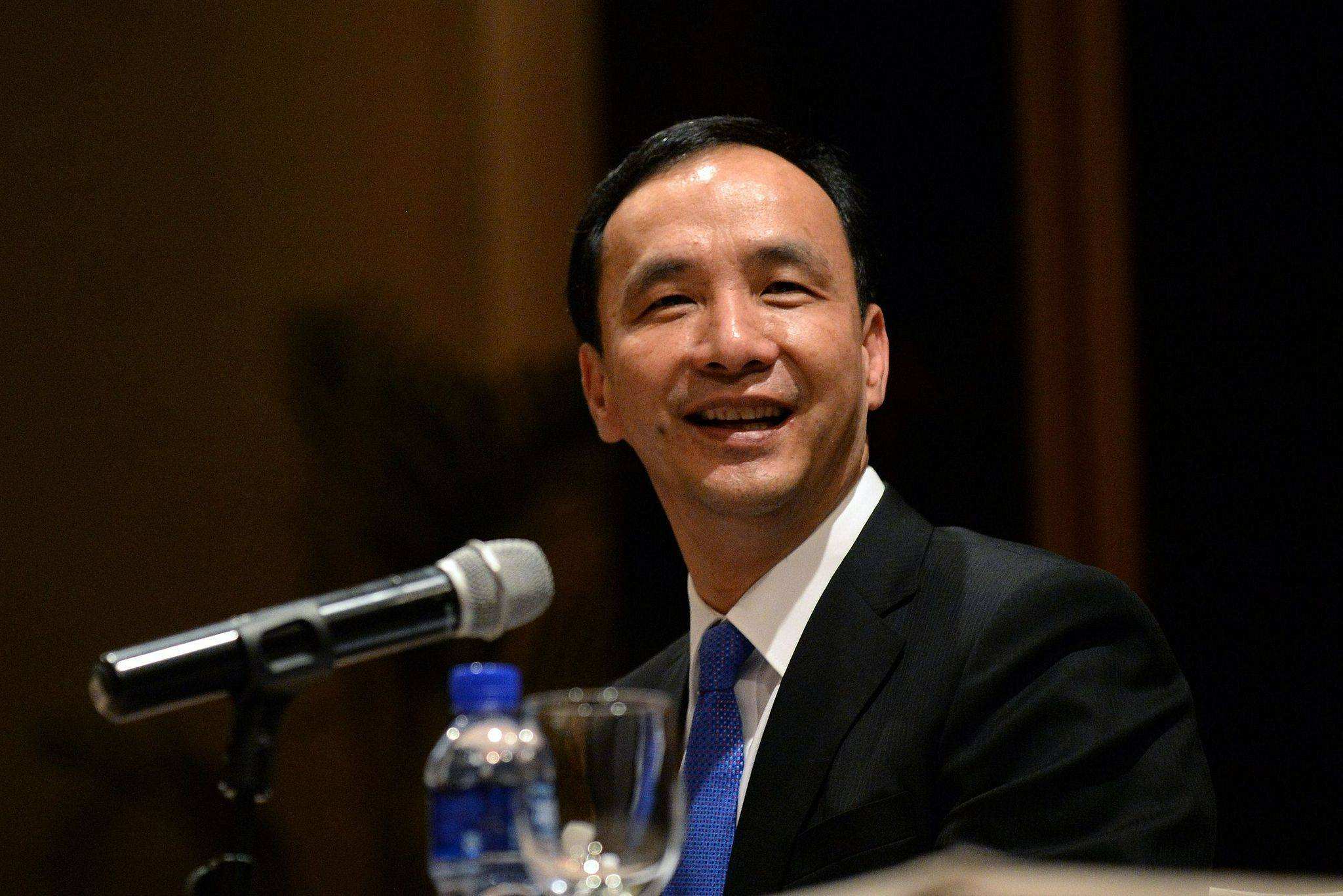 剛重申反對“台獨”，國民黨就推翻承諾，統派要求朱立倫儘早下台