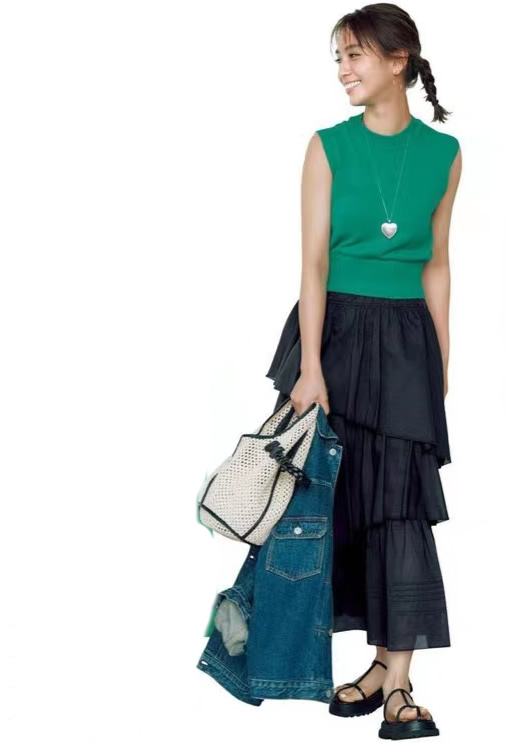 不愧是色彩王者，一穿就惊艳！6类“配色穿搭”，讲究女人最喜欢