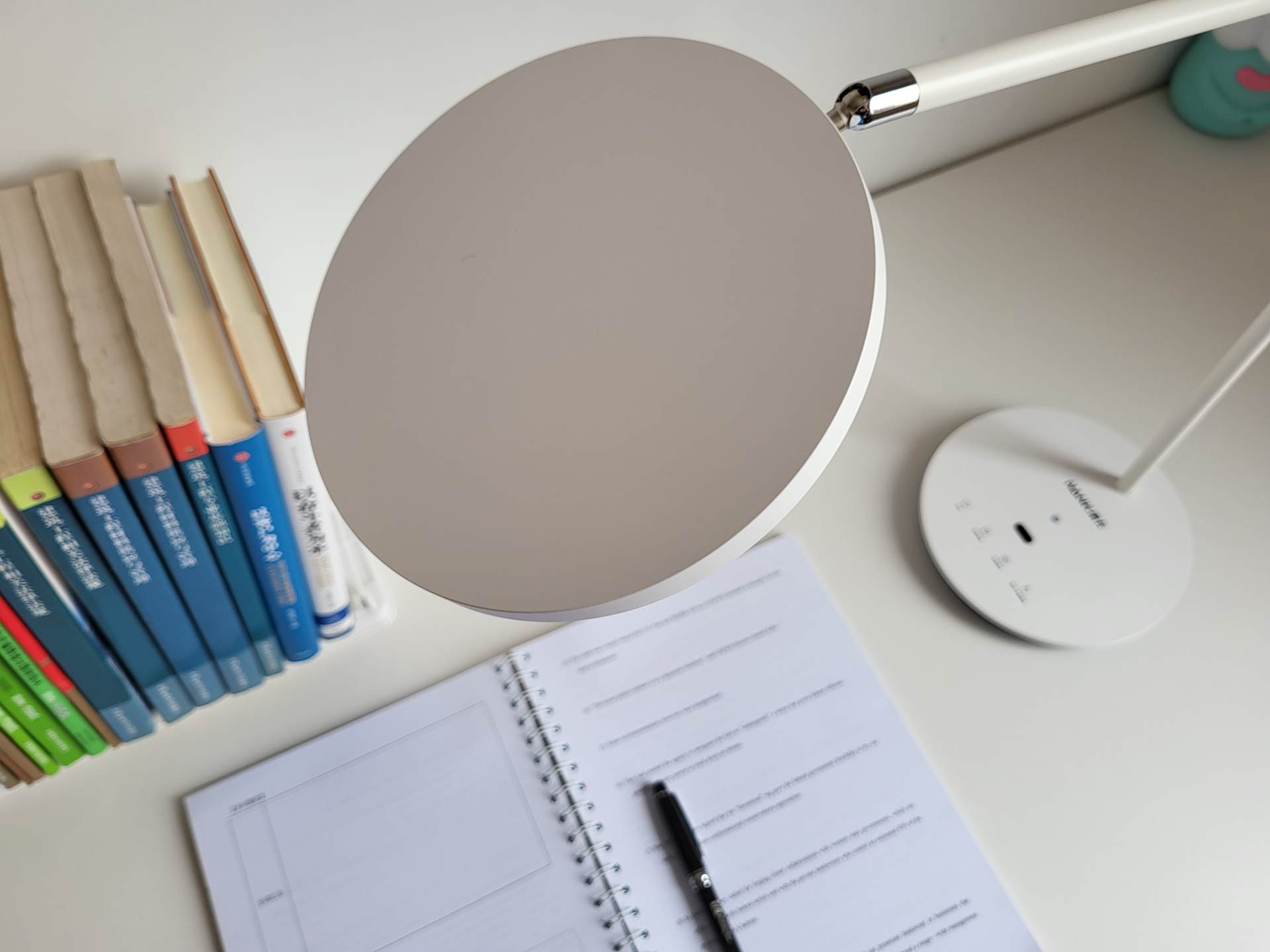 健康光源，专业护眼，宝爸宝妈的臻选——南卡护眼台灯L1