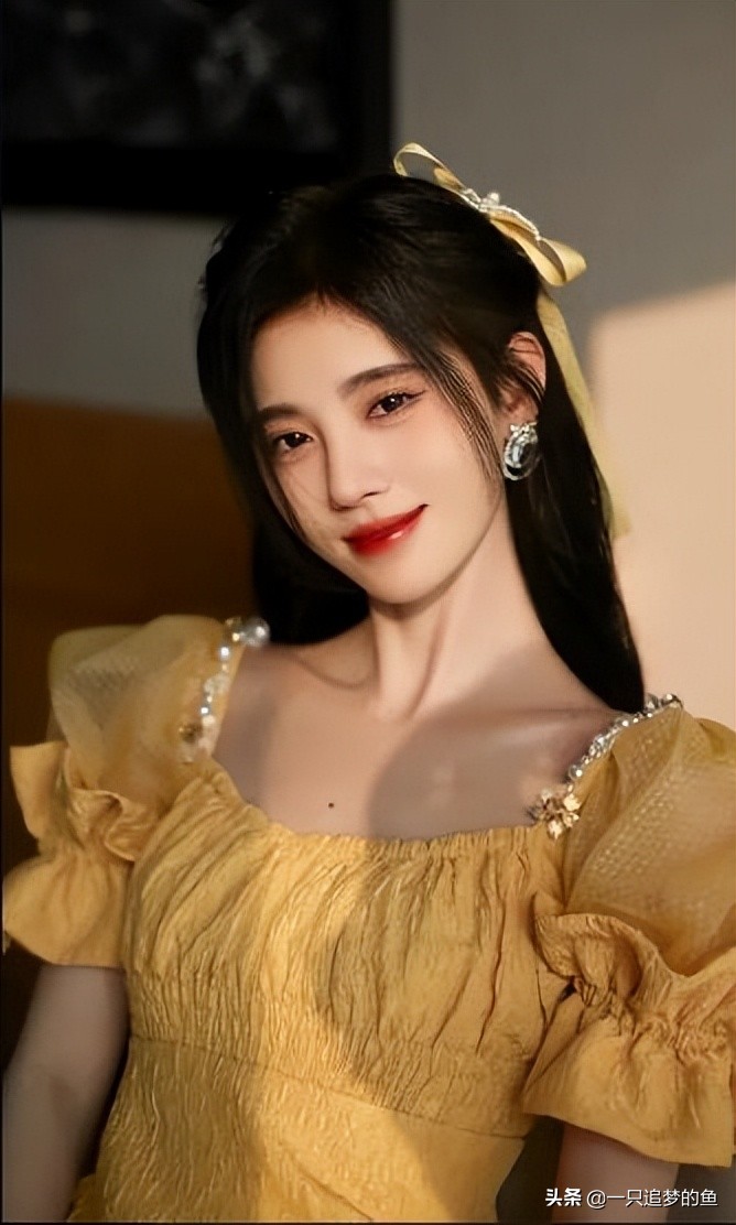 何梦莹 风华绝代楚羽 风姿卓越沈娆 花容月貌经典官场小说,经典都市