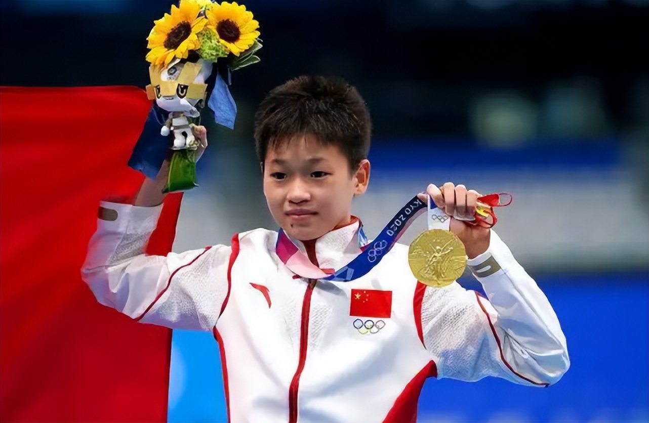 15岁全红婵近照曝光模样大变，身高猛长脸部胖一圈，双腿又直又长