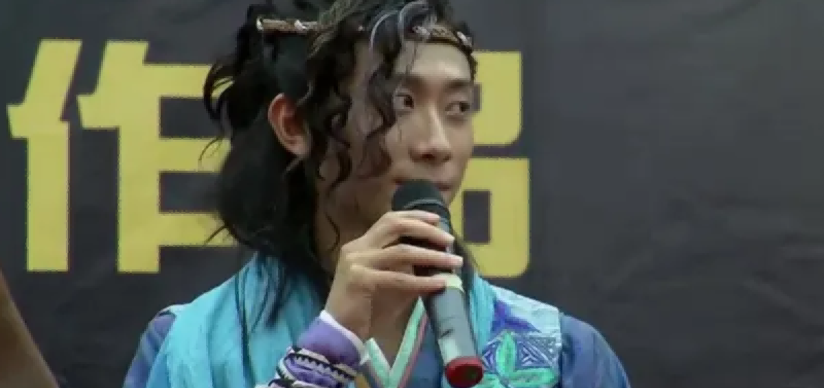 同为是“泡面头”，把张一山、肖战和张国荣放一起，差距就出来了