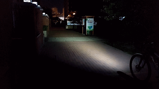 如何夜间安全骑行，迈极炫RN3000自行车灯，3000流明堪比汽车大灯