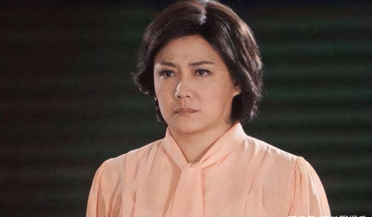 因拍戏过度劳累身亡，26年片酬被弟妹掏空，捐献器官救了8条生命