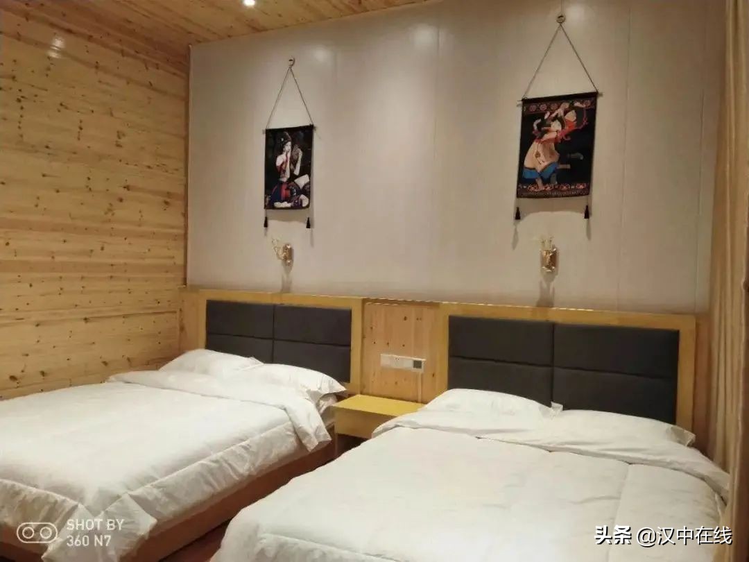 每到這個季節(jié)，來漢江源邂逅清涼舒爽的秘境美景