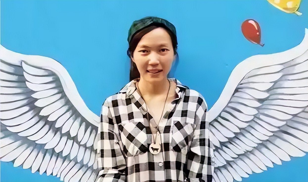 2016年，台湾女孩给700只狗安乐死后，将最后一针给了新婚的自己