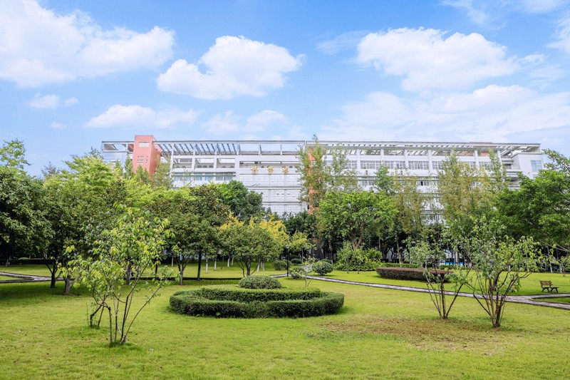 亲历《民法典》制定，走出全国经济法“泰斗”！重庆这所大学实“红”！