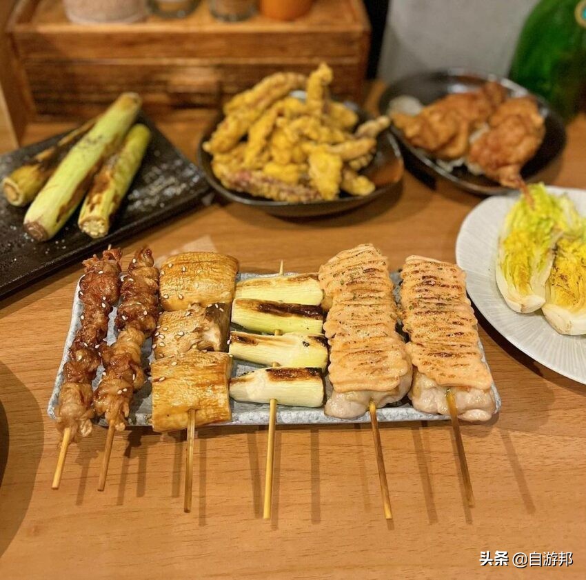 「2022士林夜市美食」学生族推荐必吃TOP20！人气宵夜跟着吃没错