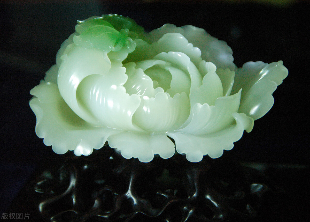 为什么说人养玉,玉养人?看完你就明白了