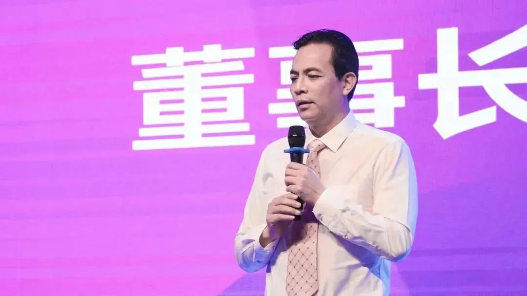 美涂士周伟建2022年会全面优先支持零售中心