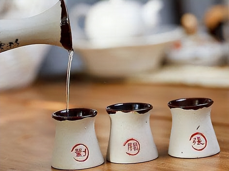 《幸福到万家》：比起婚闹，这个陋俗受害群体更广泛