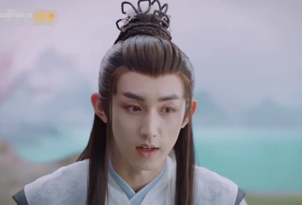 “龙须刘海”不要随便碰，颜值高的仙气飘飘，颜值低的秒变蟑螂精