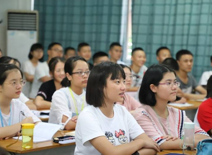 同样是考上专科，“高考和单招”有很大差距，高三生别不以为然