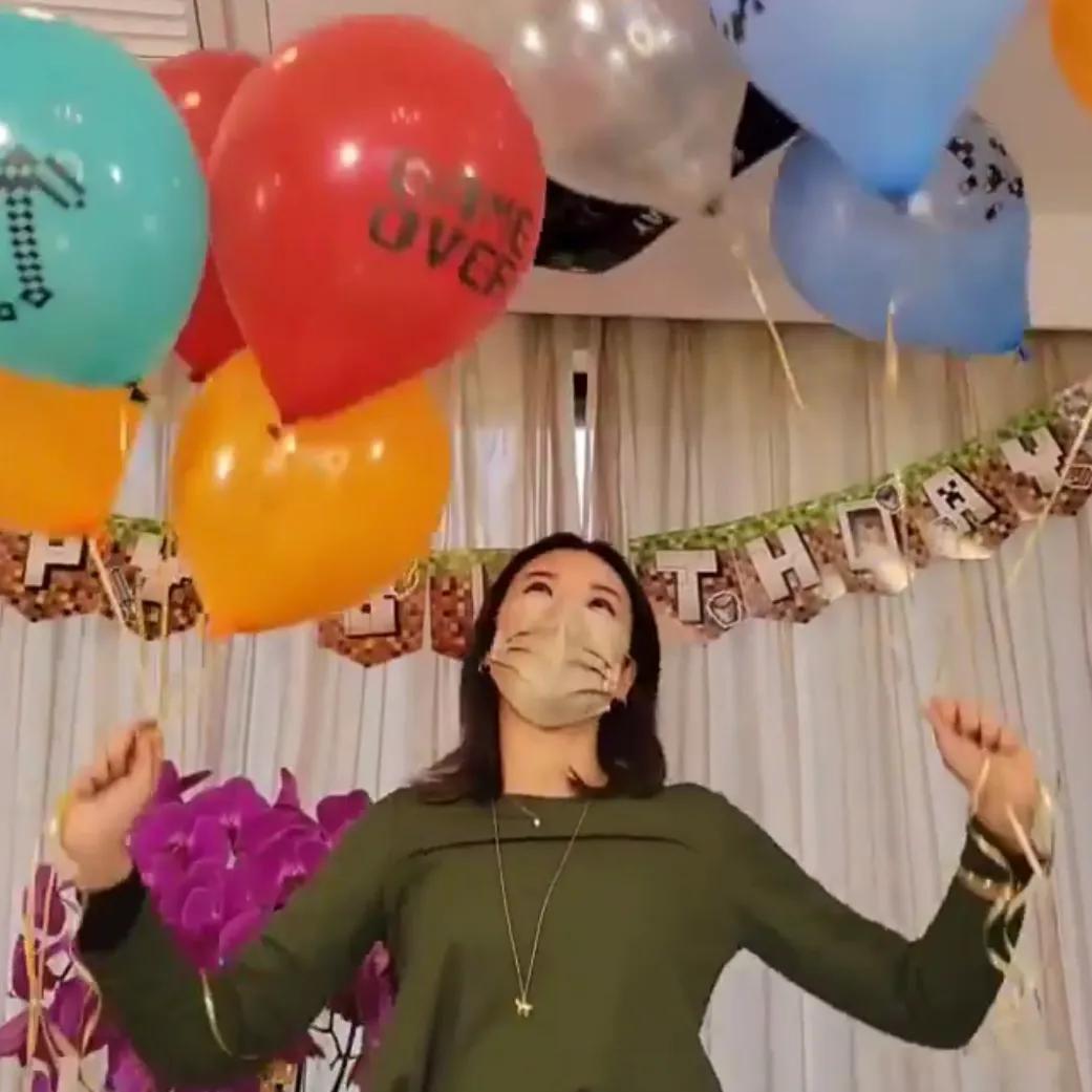 陈茵媺为次子庆7岁生日，家中无敌大海景抢镜，陈豪在家也戴口罩