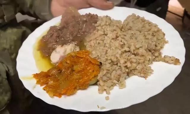 ����������̣�˫��ʿ���Ե����������ҹ�Ұս��ʳ�أ�