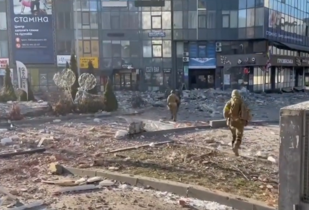 �ڿ����ġ��Ի���Ϊ�����˿�Ц���ã���ս50Сʱ��������˳����