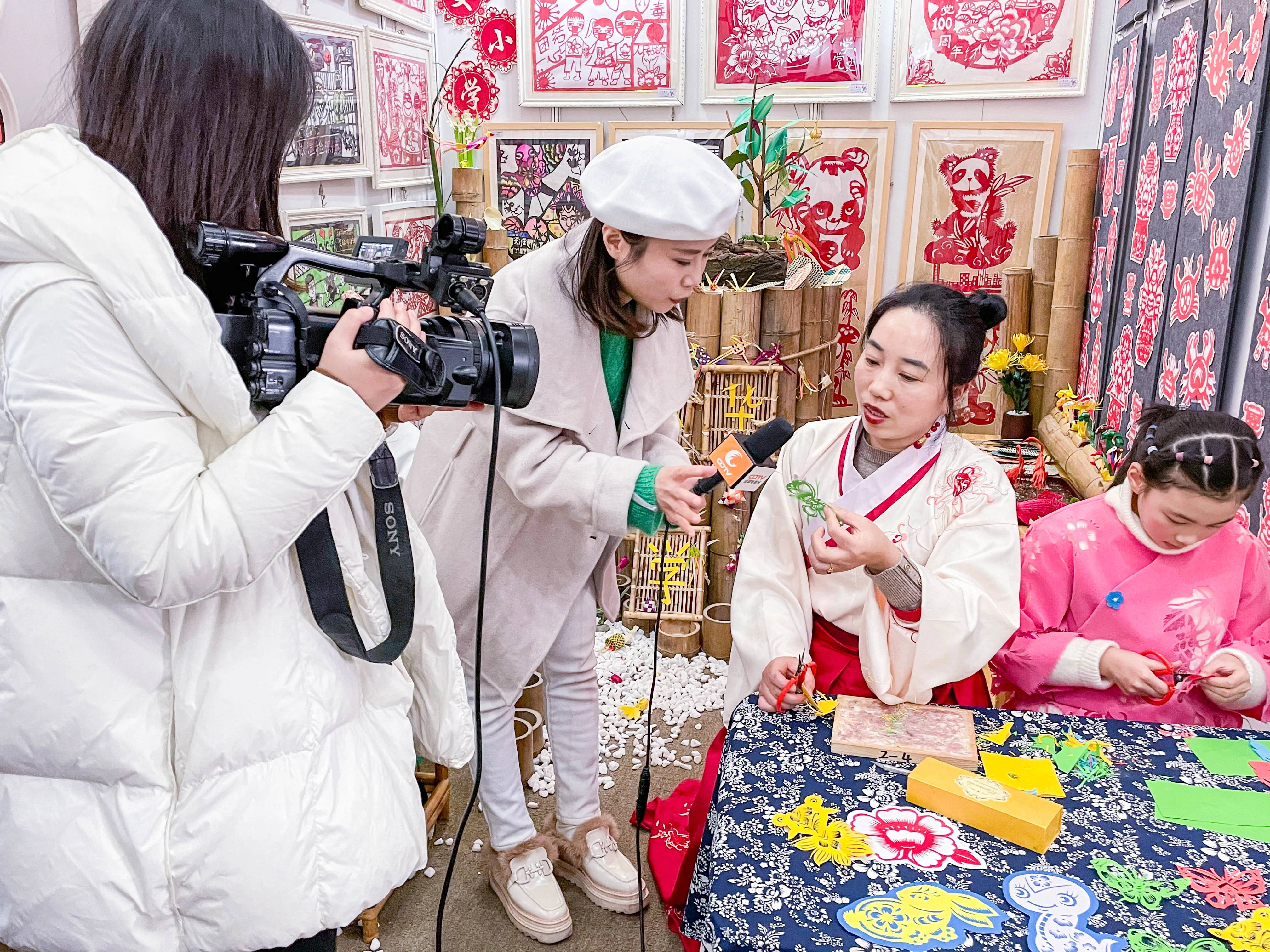 成都市双流区永安小学——非遗剪纸花开双流,文化传承亮眼成都