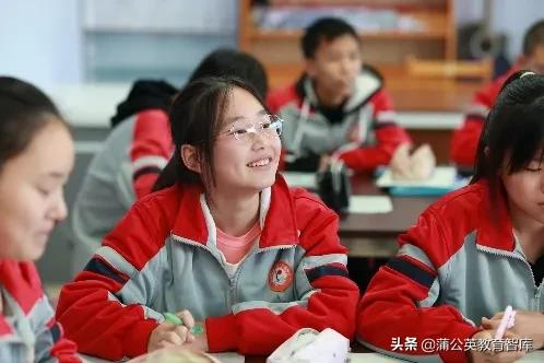 学校组织架构各有千秋，最能激活教师发展的长什么样？