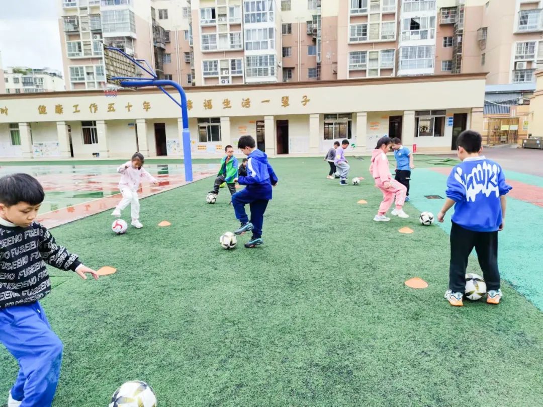 成都市双流区九江小学周末托管“足”够精彩