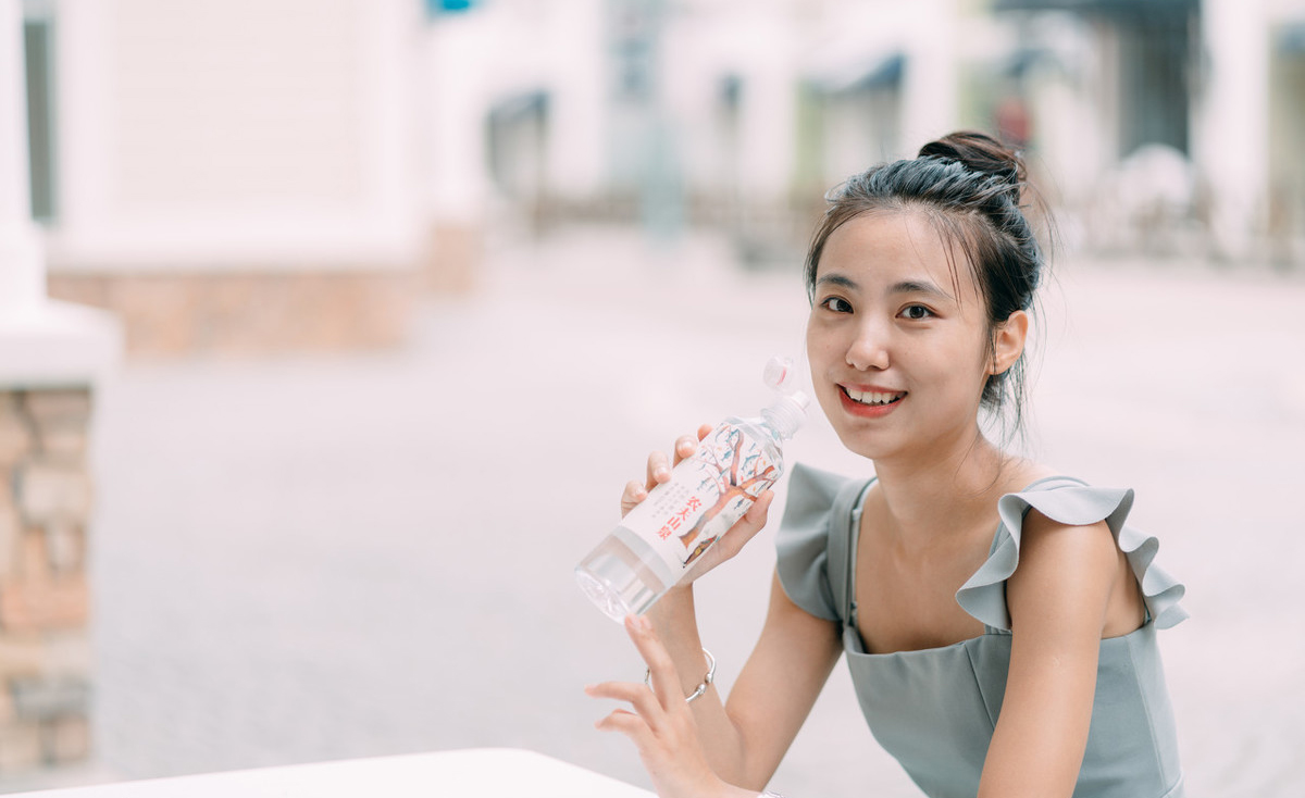 女人最聪明的活法：存钱和自律