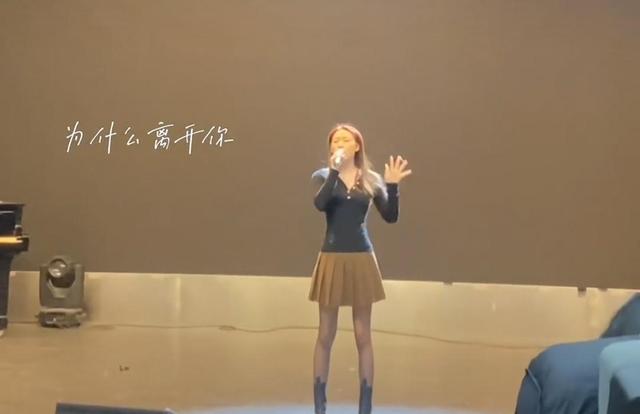 女大学生参加期末考试，一双“大长腿”十分抢镜，所学专业引热议