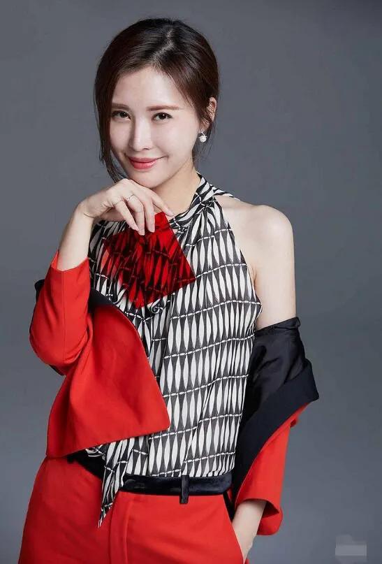 田朴珺，10张精美的照片