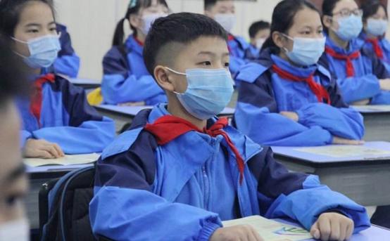 “大学毕业后，我去了民办学校教了三年书”，过上了悲惨的生活