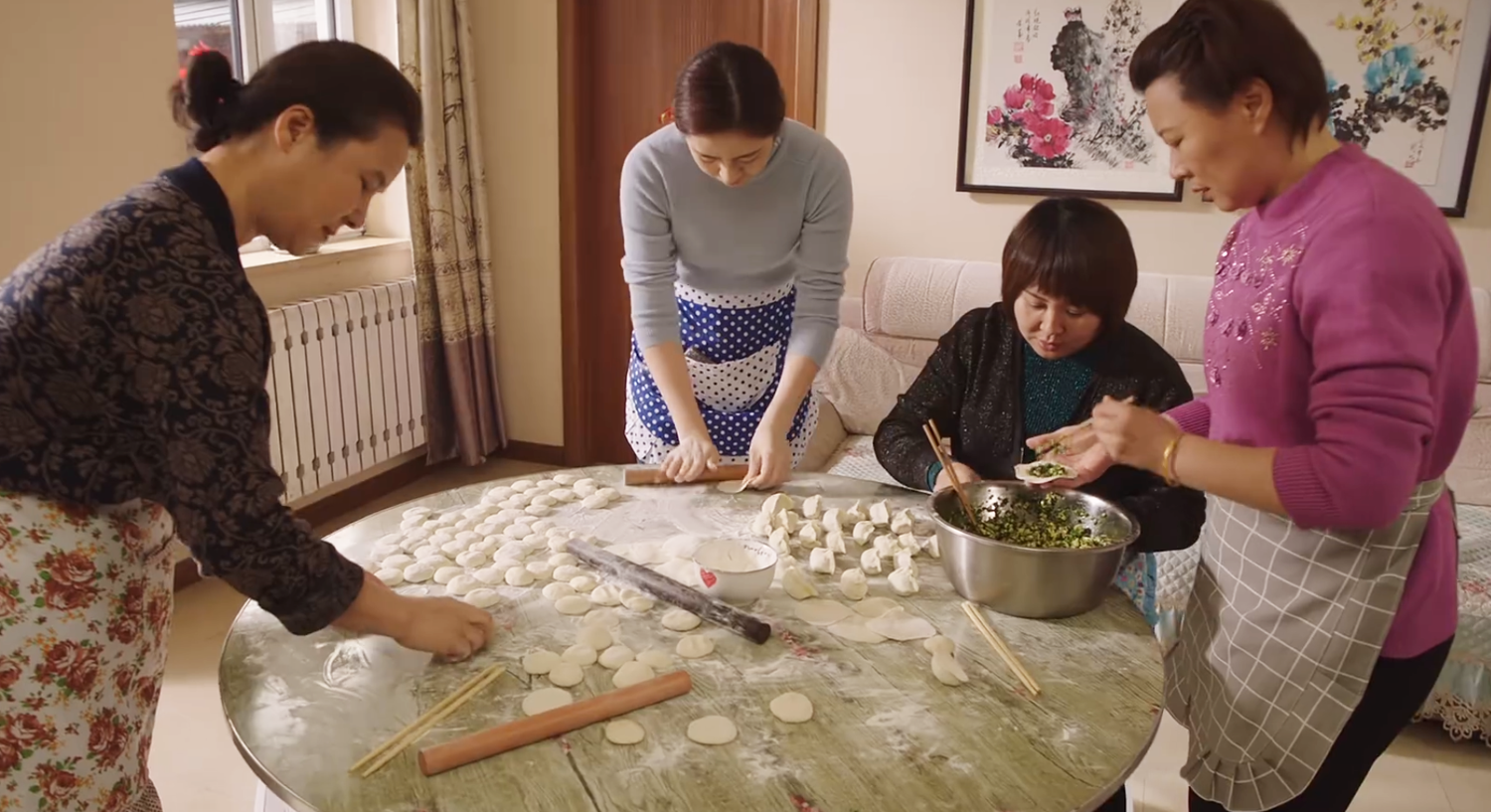 《乡村爱情》5个角色成工具人，丁宁陪跑小蒙娘憋屈，谢兰2次下线