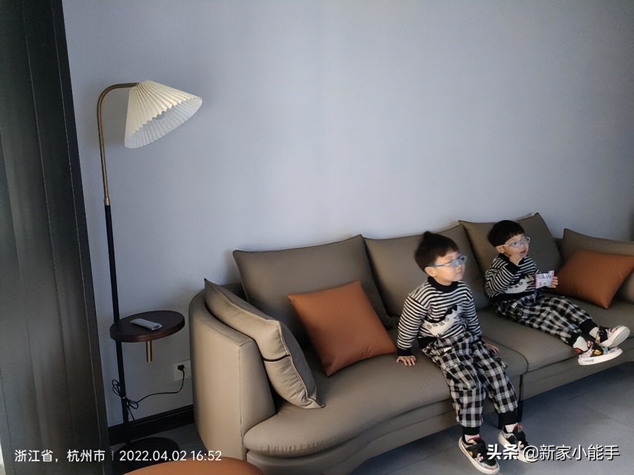 她家新房准备入住，装修简单但很舒适，终于给孩子一个真正的家