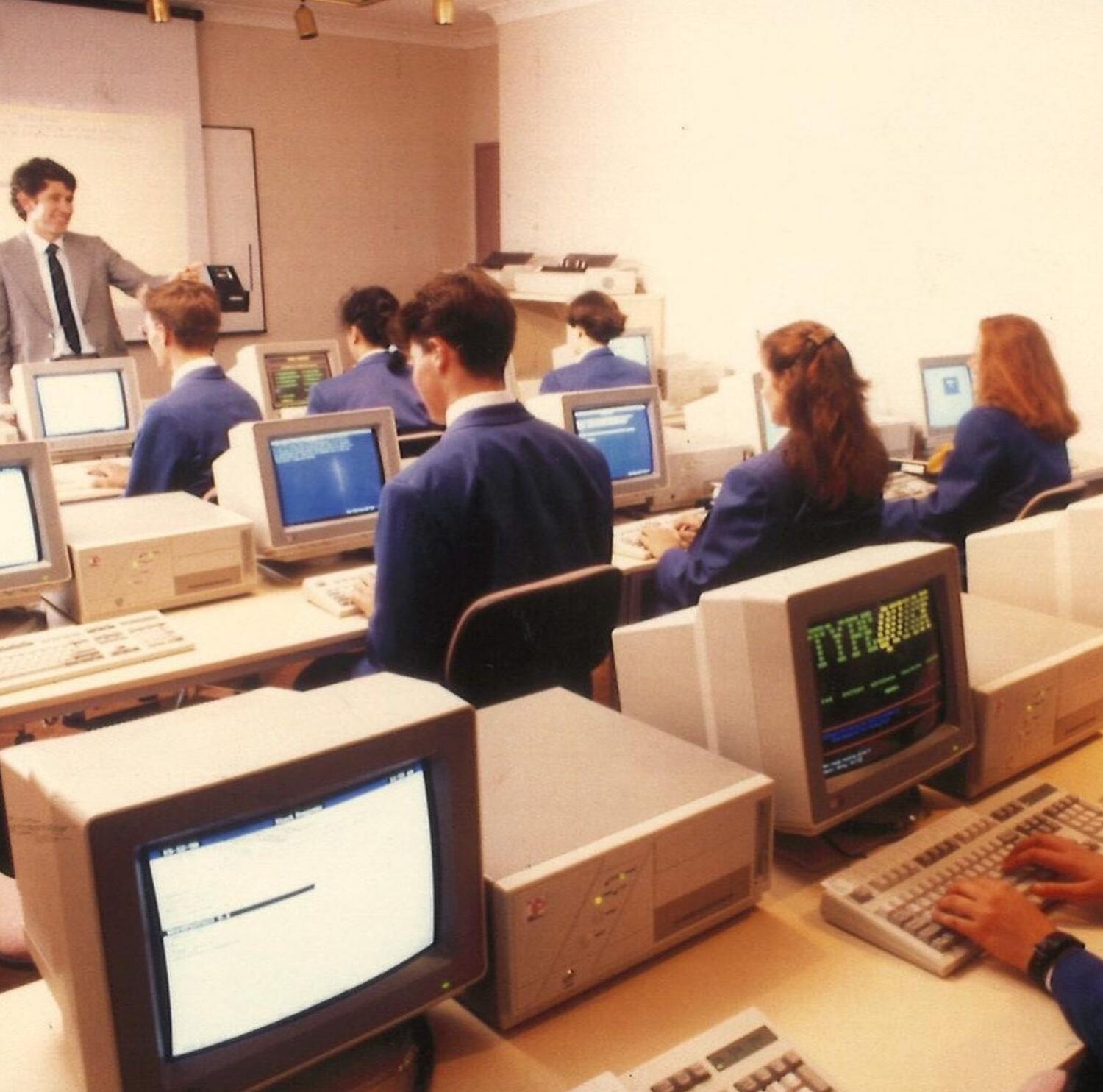 建校31周年，蓝山酒店管理学院的今昔对比