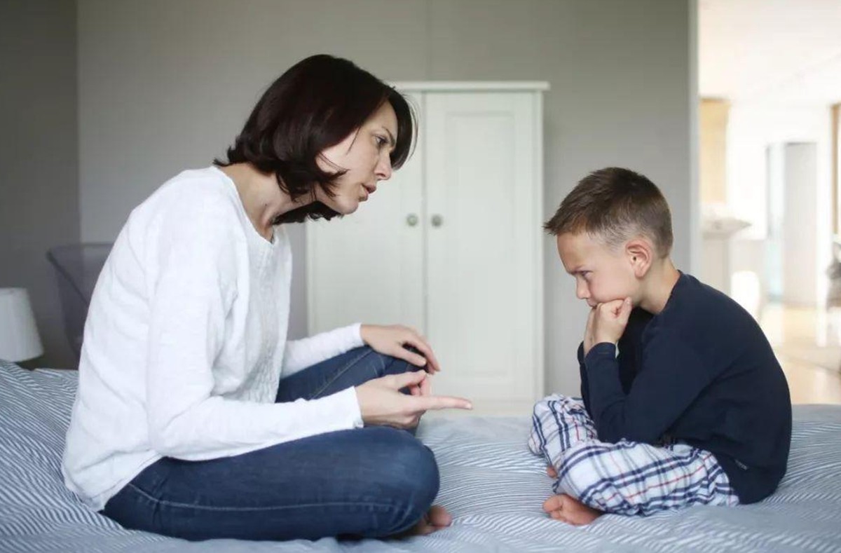 最好的寄宿制学校，也无法代替家长，过早寄宿的危害，你想象不到