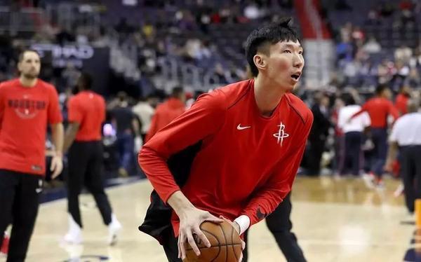 周琦为什么离开nba(周琦从NBA离开的根本原因，体育记者：他没有像姚明那样好的团队)