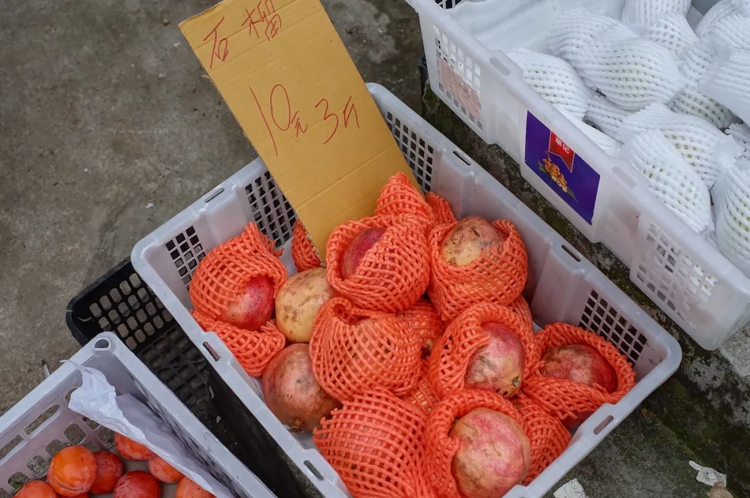飘了,反套路的“硬核市集”给我找到了