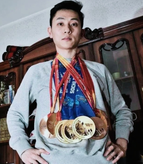 中国短道速滑教练安贤洙：拿六枚奥运金牌，国籍从韩国变为俄罗斯