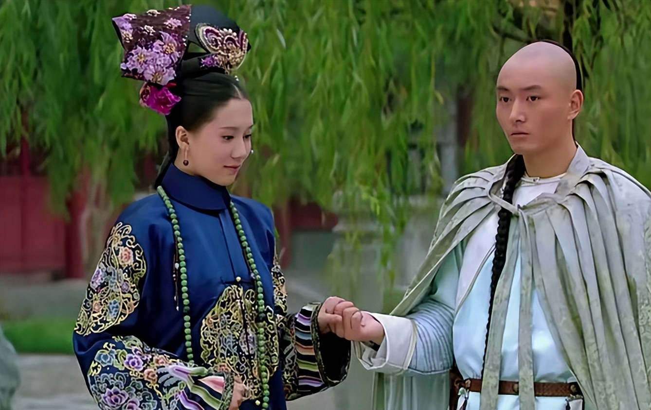 《甄嬛传》：同为侧福晋，孟静娴却完胜浣碧，她的心机你看懂了吗