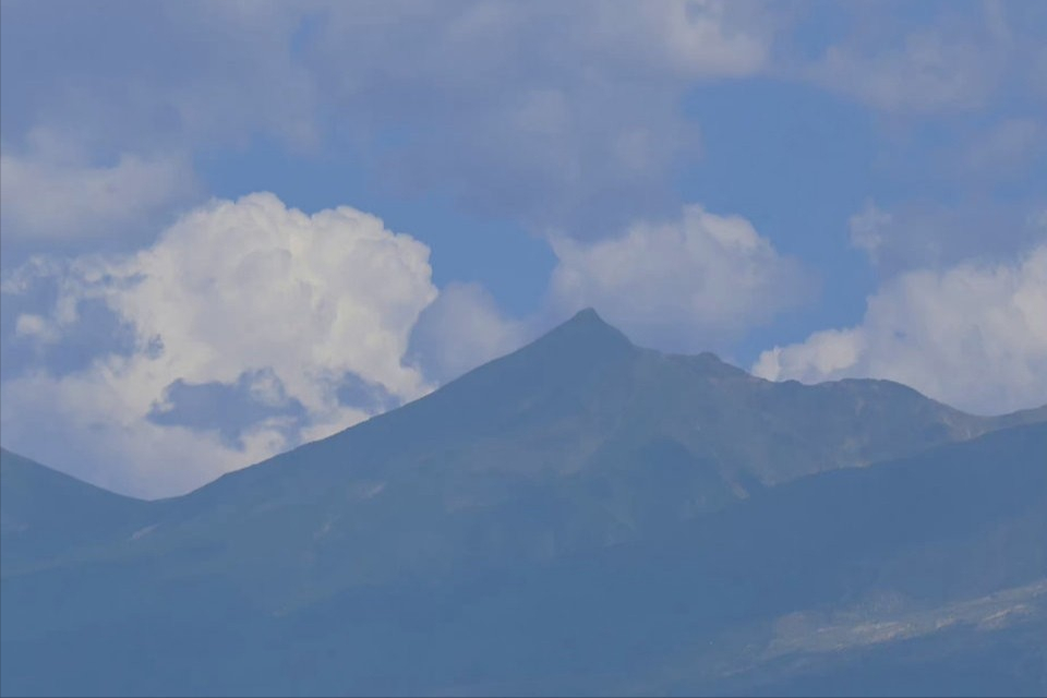 所爱如山海 烟火伴长明