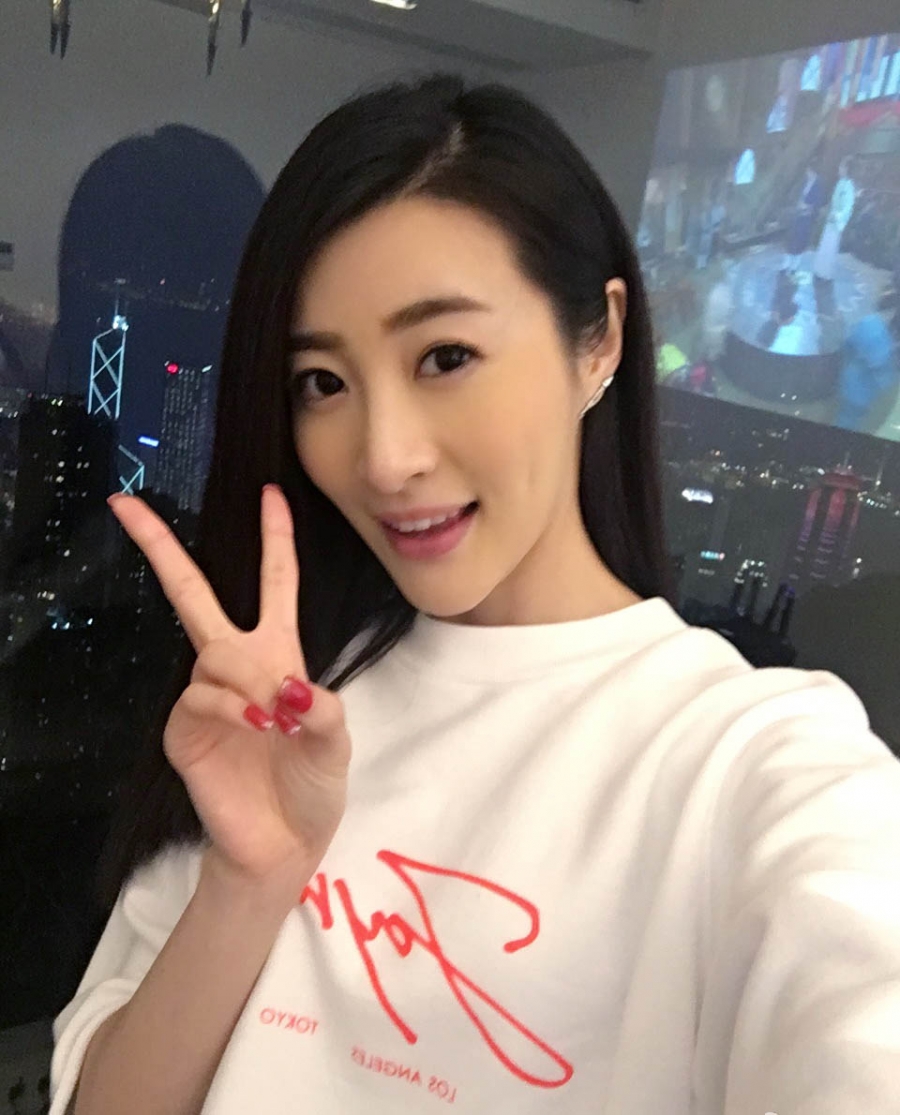 再博视后？TVB知名女星半年连拍三套剧，自曝一周只睡20个小时