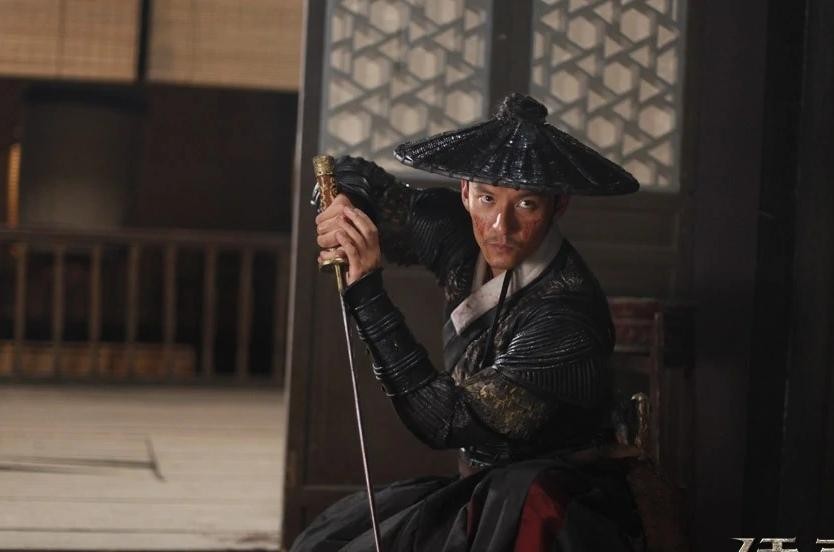 穿飞鱼服我只服这11位男星！穿上后个个化身为万人迷，霸气侧漏