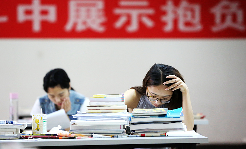 二本学生成考研主力军，初试容易复试总被刷，过来人说出两点原因