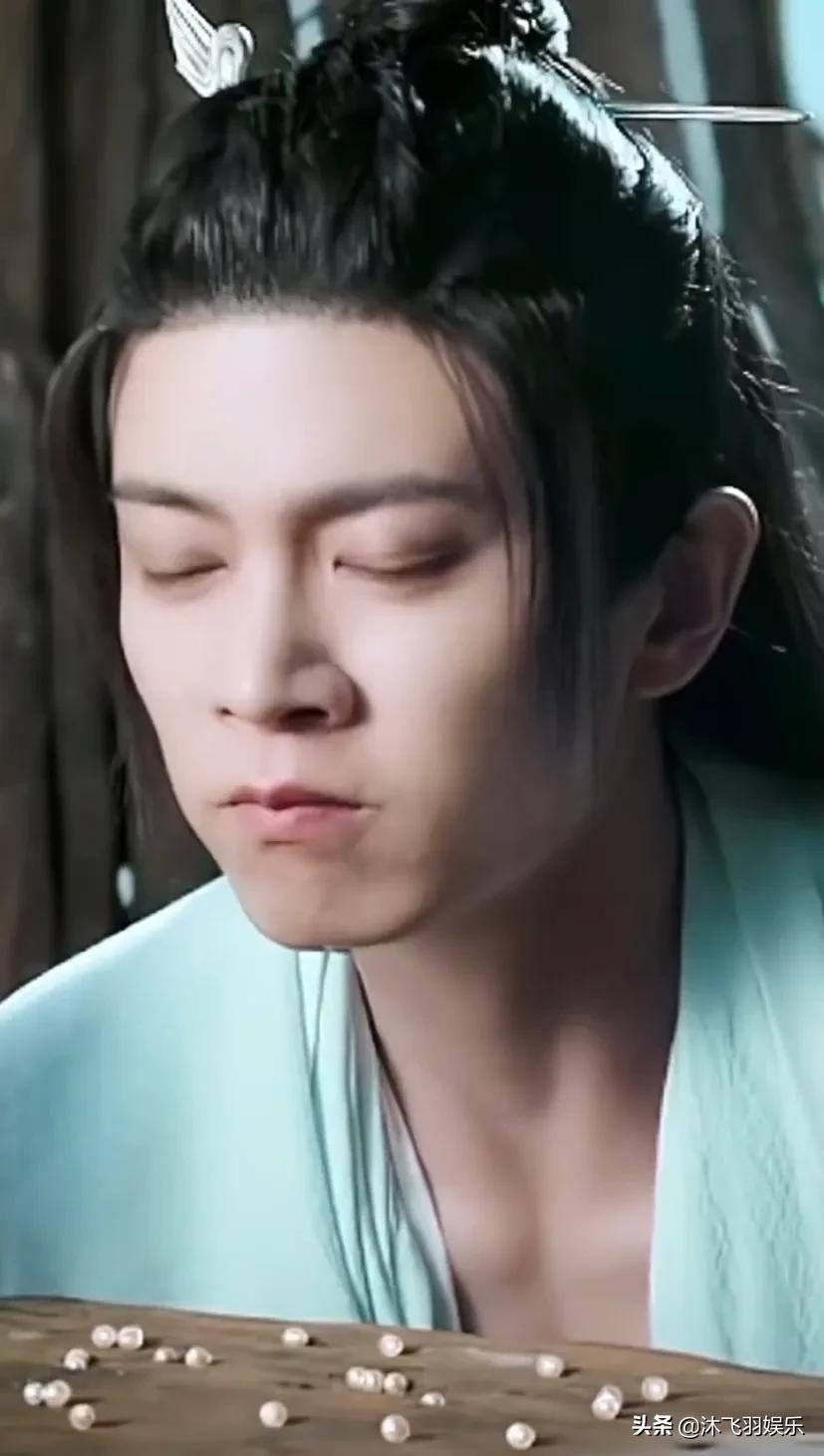 同一演员呆萌鱼霸气尊主和小南辰王的反差感，任嘉伦国超太会演了