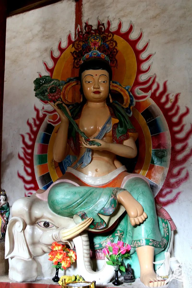 为佛教中的日光菩萨圣诞日光菩萨说一个日光菩萨陀罗尼咒,来拥护诵念