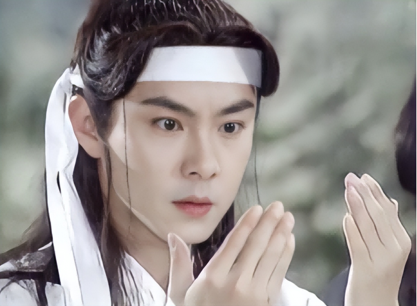 同样是演白面书生，把张国荣、任泉和佟梦实放在一起差距就出来了