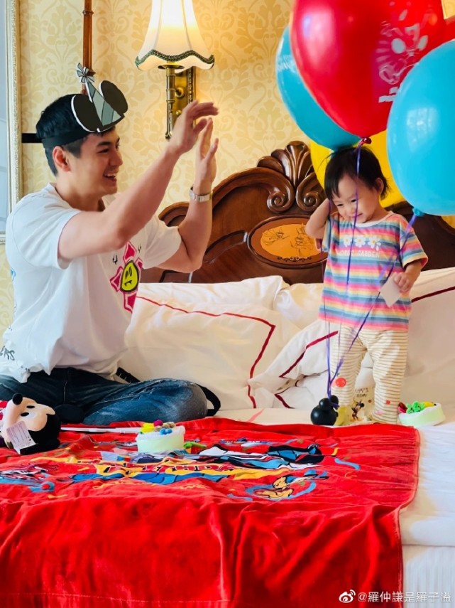 罗仲谦晒宝宝小脚丫官宣老婆二胎产子，甜蜜表白杨怡：辛苦太太