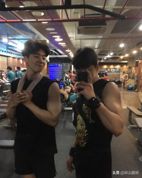 关于《社内相亲》金旻奎的6件事！游泳选手出身、私下是猫奴