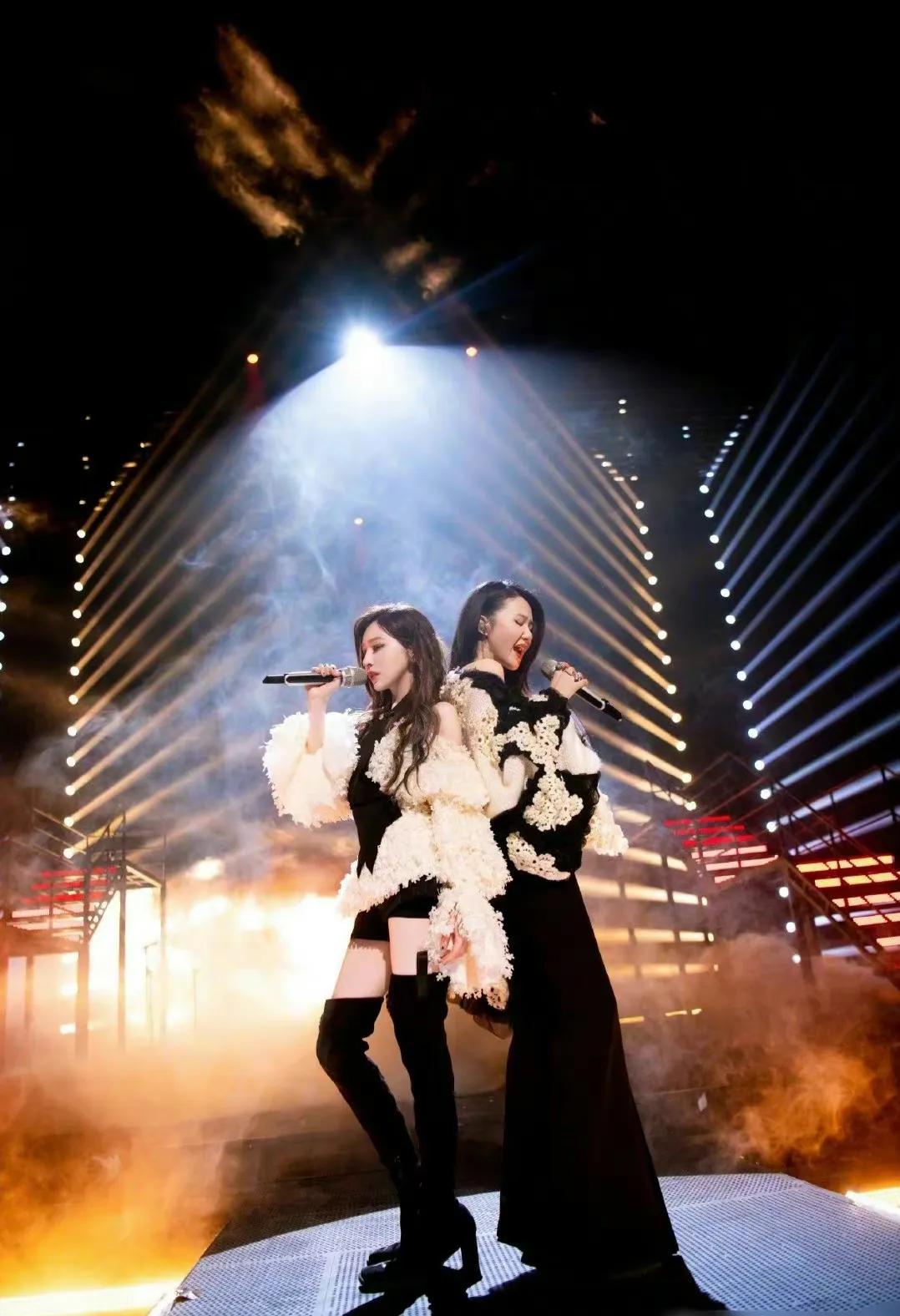 甜心教主王心凌鲨回来了，一改甜美风凭借一首《山海》大获全胜