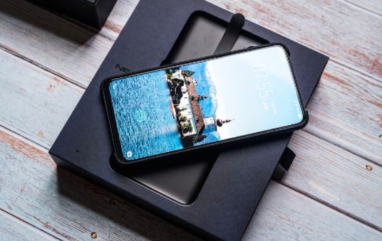 实现手机的真·全面屏，其实方法还是有很多的