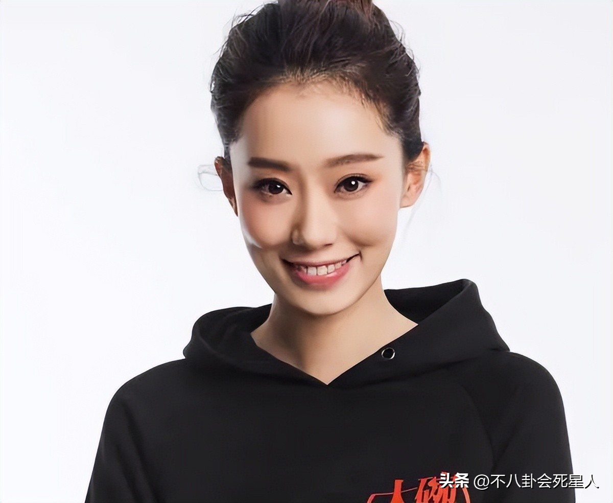 明星的早期照片，谢霆锋土，杨颖非主流，都是“黑历史”