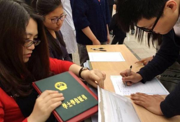 民办二本和公办二本的差别，两者截然不同，幸亏当初没有选错